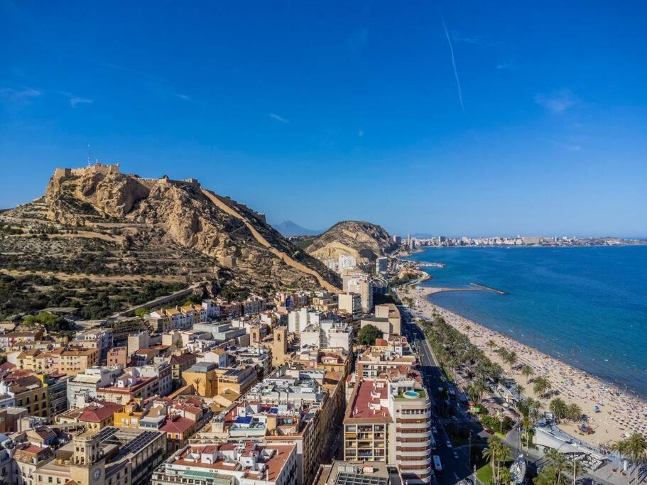 Marieta Apartment By The Castle With Ac Alicante Zewnętrze zdjęcie